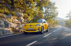 Renault R5 Continental EcoContact 6 Q ile yollarda.